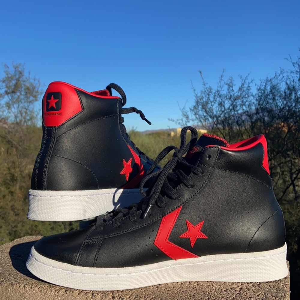 ⭐️ New Converse Pro Leather Mid Top Black and Red One Star Sneakers ⭐️